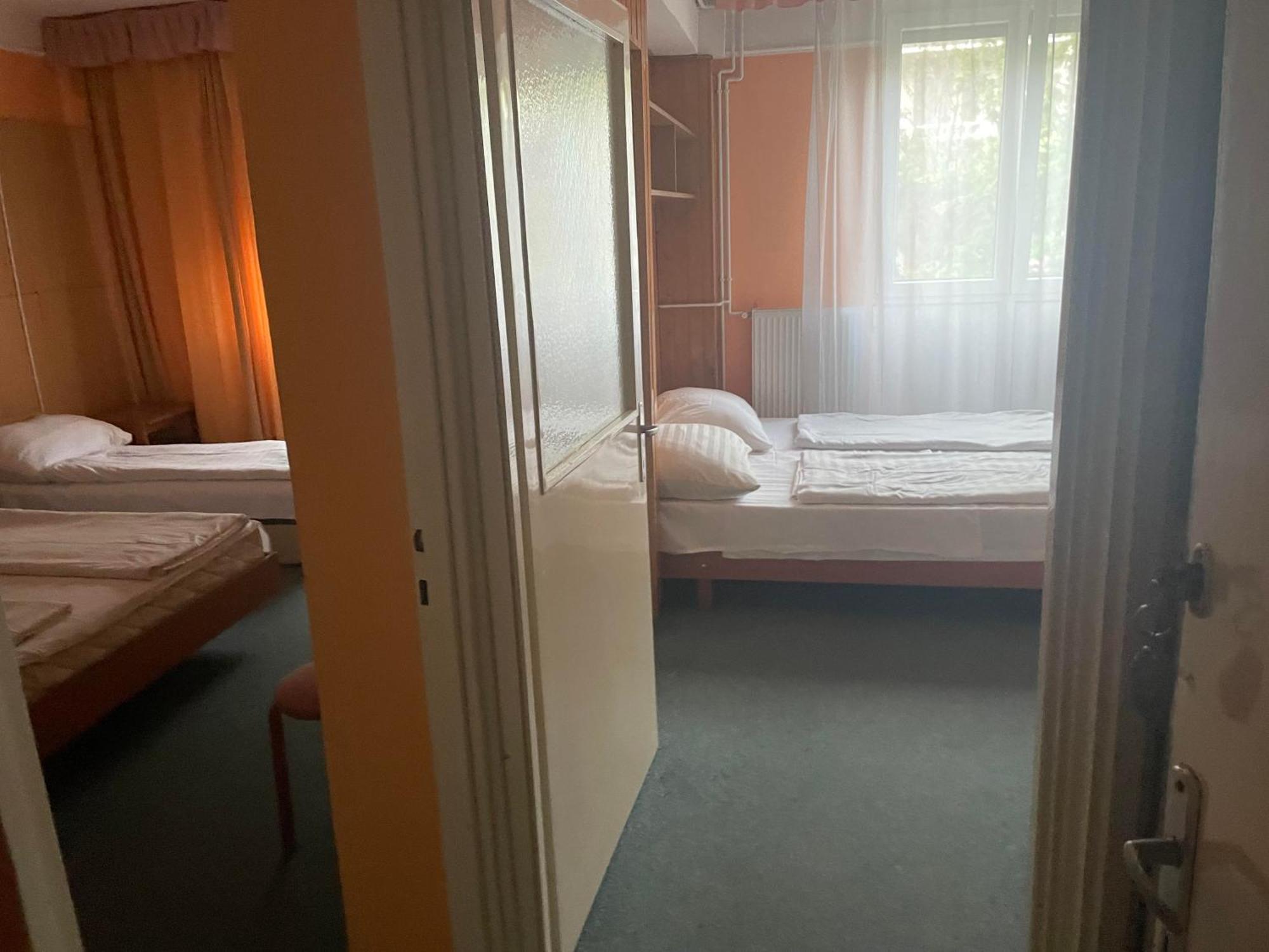Tifani Szallo Hotel Балатонлеле Екстериор снимка